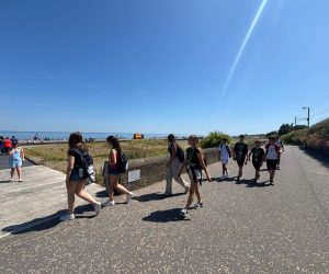 🏖️ Día 7: Cárceles del pasado, chapuzones helados… ¡y cine para cerrar el día!